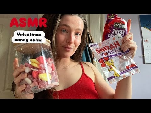 ASMR | Valentines Candy Salad😍🍬 (glass tapping, wood tapping and gummy chewing) 