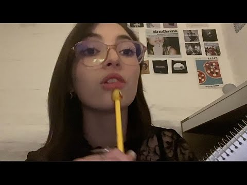 ASMR | ROLEPLAY casero, te hago preguntas personales y te re bardeo por todo (perdón)