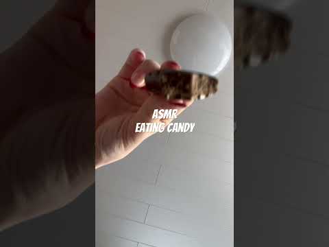 #relax #asmr #relaxing #mouthwhisper #satisfying #tingles #oddlysatisfying #scratching #tapping