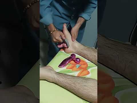VERY RELAXING FRONT LEG AND FEET TURKISH MASSAGE #satisfying #relaxing #asmr #shorts #massage