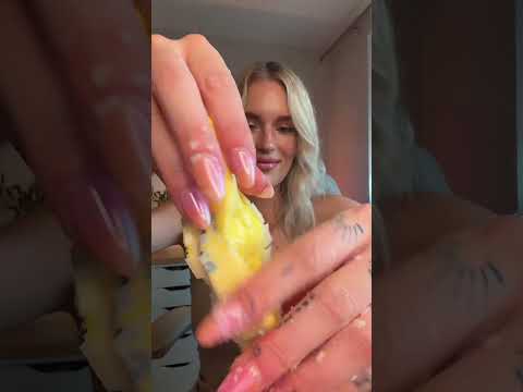 Lets crack WaxSquishy🤩🤯 satisfyingASMR #relax #asmr #tingles #triggersforsleep #relaxing