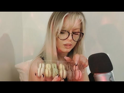 ASMR | eating yummy macarons 🍥