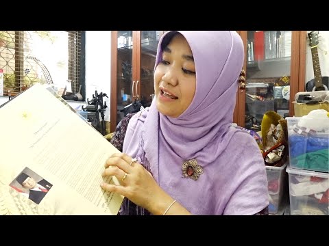 ASMR soft spoken - roleplay basic guide to Indonesia