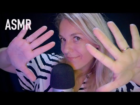 ASMR FR 😁 10 triggers en 10 minutes (et un peu de chuchotement aussi quand même)