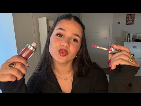 ASMR lipgloss application, mouth sounds and kisses (english and spanish) 💄 