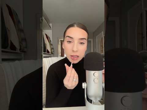 ASMR Applying Lip Gloss 💋