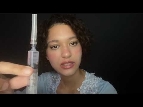 ASMR dermatologista faz procedimentos em sua pele