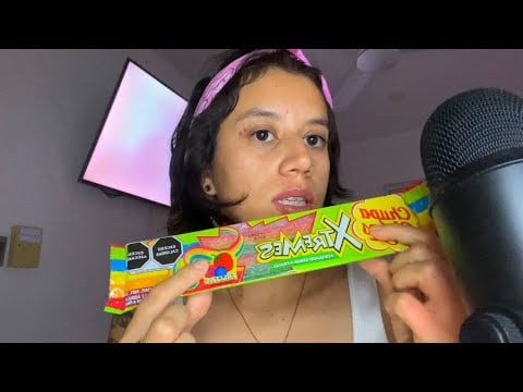 ASMR chisme de mujer + comiendo tiras de colores 🌈