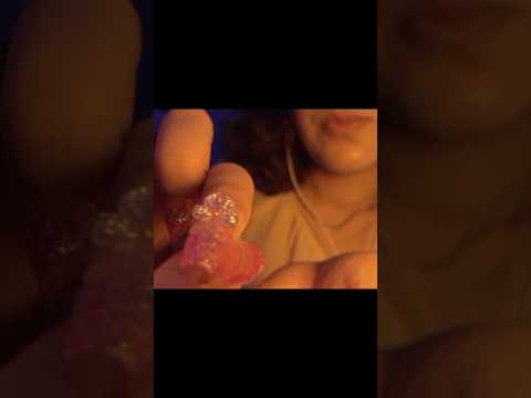 ASMR BESTIE does your nails to relax and sleep 😴💤 #asmr #asmrtapping #mouthwhisper #sleepaid #nails