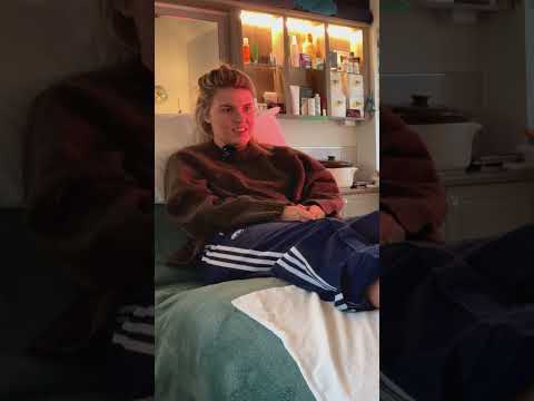 ASMR Revealing Reflex to Stage Actress' Feet!  Unintentional ASMR Real Person
