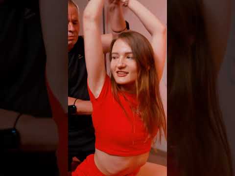 A total body reset! A manual correction and deep stretching session with Max for Ksenia