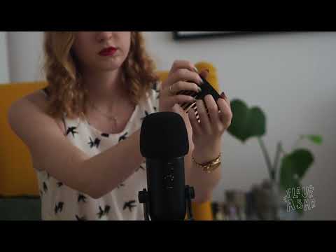 ASMR Fast Tapping on plastic comb