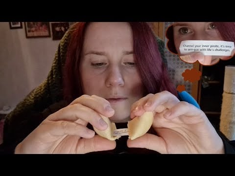 ASMR på Svenska - Roleplay -ish, jag läser din lyckokaka. Fortune cookie eating sounds, mouth sounds