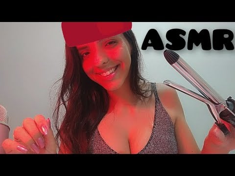ASMR - TE ARRUMANDO PARA NOITE DE NATAL (penteado e maquiagem)