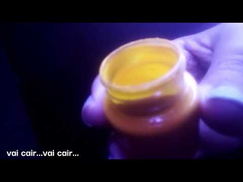 ASMR pintando você/ Você é a minha tela de pintura/ Tem sons de plástico, spray de água e pinceladas