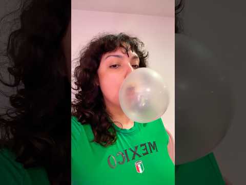 BUBBLE GUM ASMR | blowing bubble gum popping chewing sounds FIFA #bubblegum #asmr