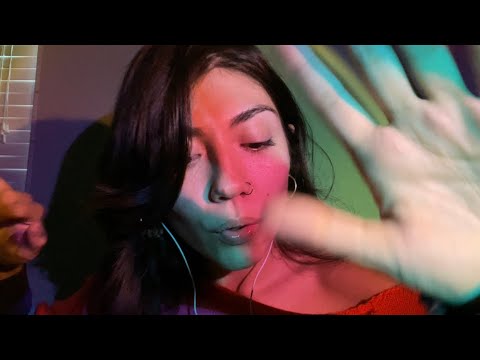 ASMR trigger words & fast hand movements / English & Spanish words