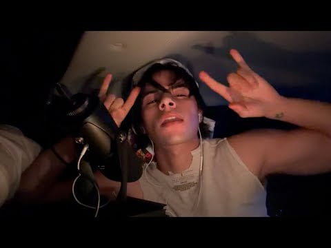 ASMR in spanish random mouth triggers