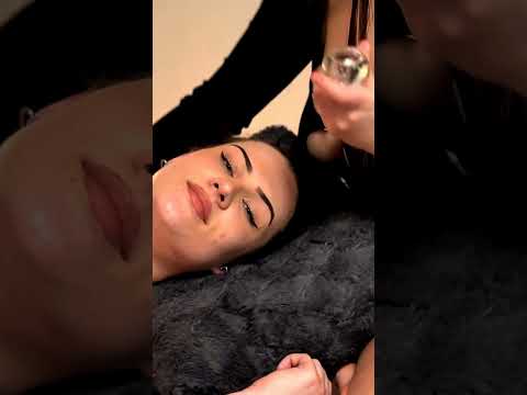 Watch as the therapist focuses on back massage techniques with warm oil and gentle touch

backmassag