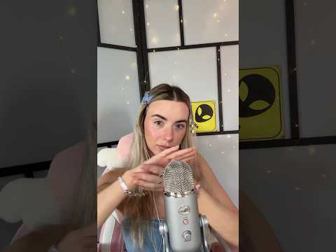 ASMR 1 minute of hand sounds ✋🏻⭐️ #asmrhandsounds
