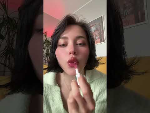 Lipgloss on my lips #asmr #asmrsounds