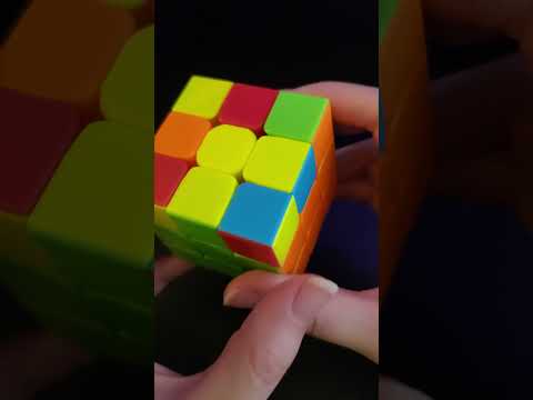Solving a clicky Rubik's Cube 💠 No talking ASMR #Shorts