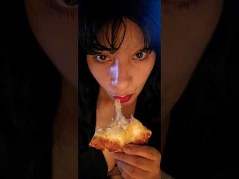 Cheese.              Pull 🍕