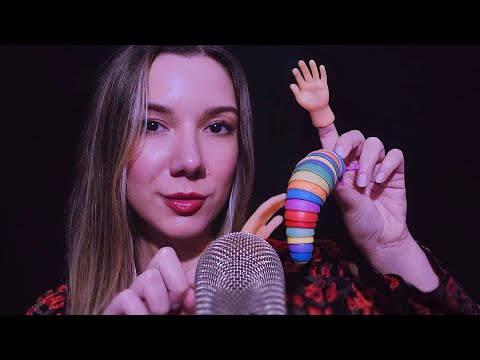 ASMR [WHISPERS] - PEQUENINAS MÃOS FAZENDO GATILHOS  🖐🖐 *Sinta ARREPIOS nos PRIMEIROS MINUTOS*