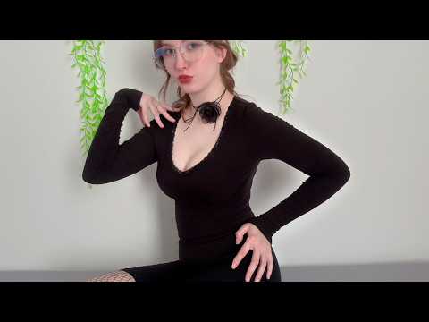 ASMR Fabric scratching & Mouth sounds 🥵