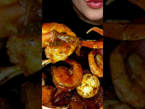 Huge Seafood Boil #asmr #seafood #foods #mukbang