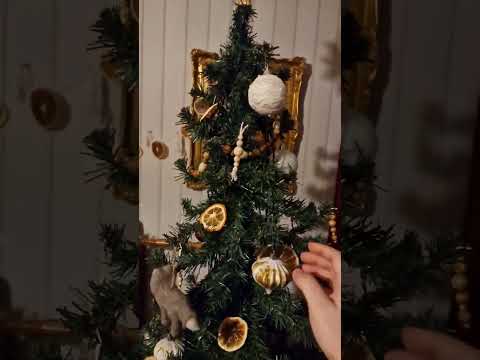 ASMR på Svenska - vill ni se mukbang? Vad ska jag prata om, har ni frågor eller problem jag ska lösa