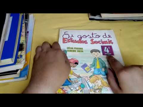 ASMR caseirinho - Livros da minha infância - Tenha um bom soninho 💤 Voz Suave, folhas de livros...