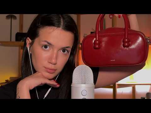 АСМР покажу что в моей сумке!! триггеры, шепот, звуки рук