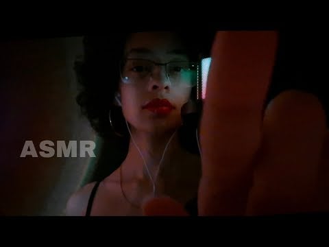 ASMR NO ESCURO COM SOM DE CHUVA NO FUNDO 🌧