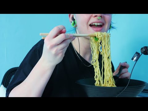 ASMR Eating Nongshim Kimchi Ramyun Noodles (EATING SOUNDS)