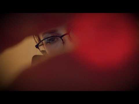 ASMR limpieza de ojos | Visuales calmantes para dormir bien (mouth sounds)