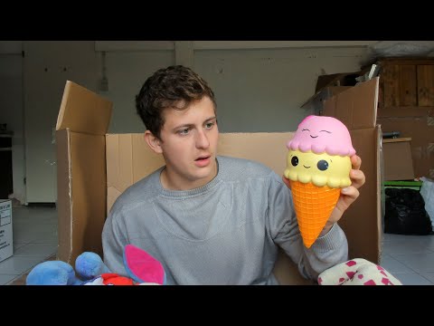 ASMR IN A CARDBOARD BOX😂 ( Not homeless )