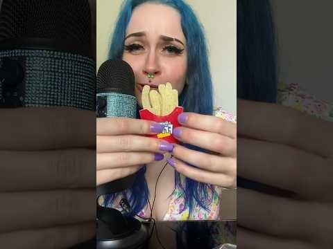 gummy fries 🍟 #asmr #asmreating #eatingsounds