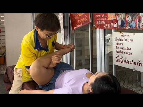 Most popular Thailand Street Massage / Thai Hammer Massage Tok Sen by professional 