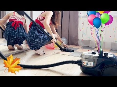 🎈Festive cleaning🍂Happy first day of autumn 🎉We paw balloons and vacuum. ASMR