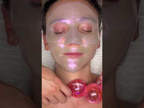 I can’t get over this pearly slim mask on @thedaniaustin #asmrslim #asmrfacial