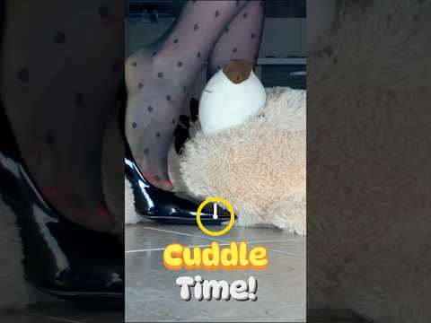 Pea's Pumps vs. Fluffy Teddy Bear! Heels Crushing Toys! Oddly Satisfying ASMR