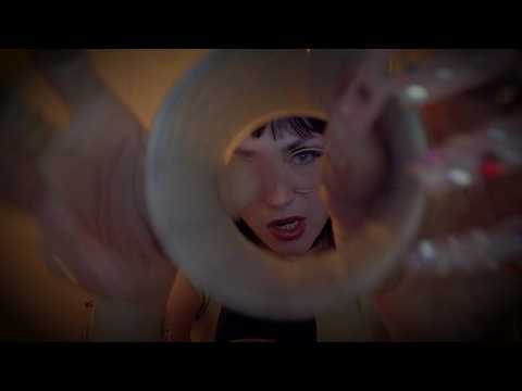 A mimir de forma caótica e impredecible | ASMR en español