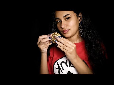 ASMR TAPPING + GATILHOS COM AS BIJUS DO MEU IRMÃO.😴🧠🤪