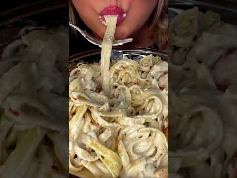 Extra Creamy Cheesy Fettuccine Alfredo #youtubeshorts  #shortsasmr  #viral #satisfying