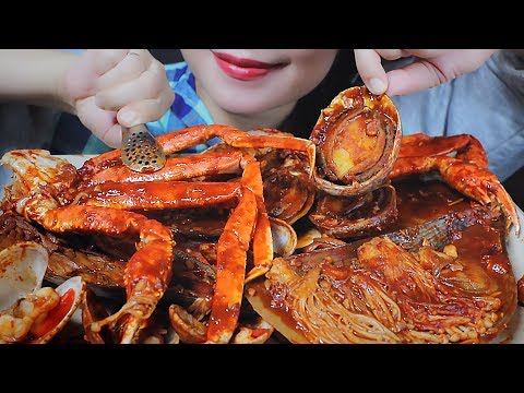 ASMR EATING SPICY SEAFOOD PLATTER PEN SHELL ABALONE SNOW CRAB WITH ENOKI MUSHROOM | LINH-ASMR 먹방