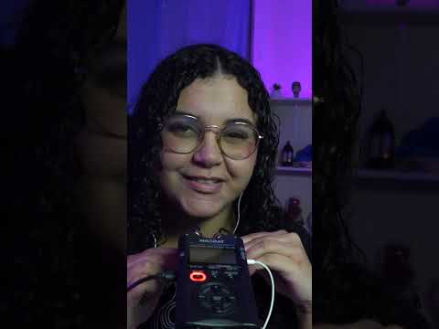ASMR Qual cor eu vou  desenhar no seu rosto?