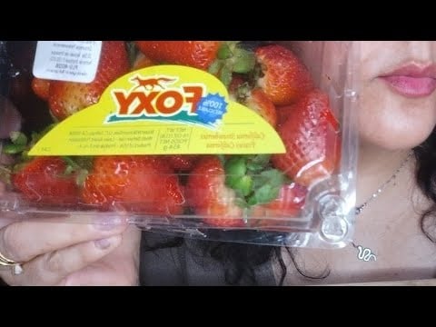ASMR Comiendo fresas 🍓 con lechera