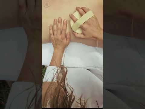 🌾 Dominica gibt eine Kashmir-Massage mit Bürste im Freien | ASMR Sanfte