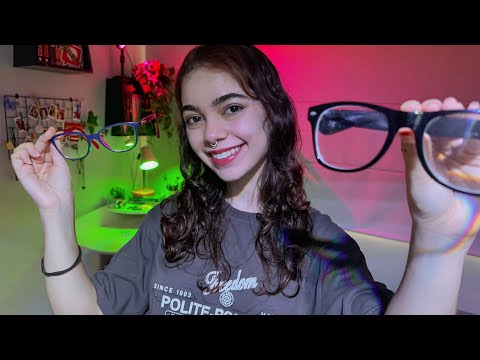 ASMR | Experimentando óculos em uma ótica